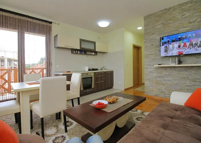 Zlatiborska 1 Lux * 兹拉蒂博尔