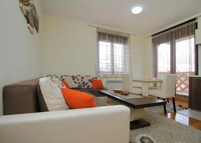 Zlatiborska 1 Lux 兹拉蒂博尔